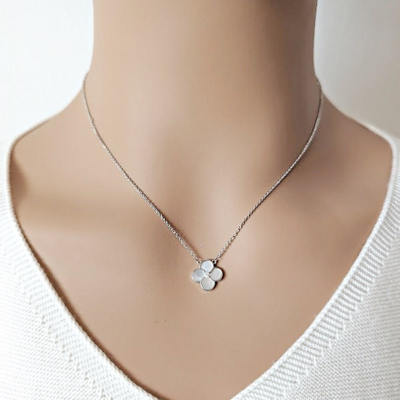 Mother of pearl four on sale leaf clover necklace