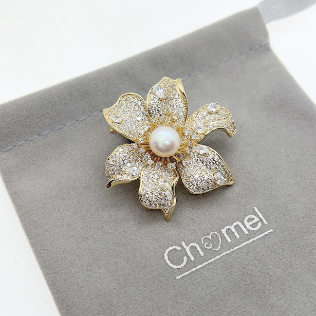 Flower Freshwater Pearl Brooch