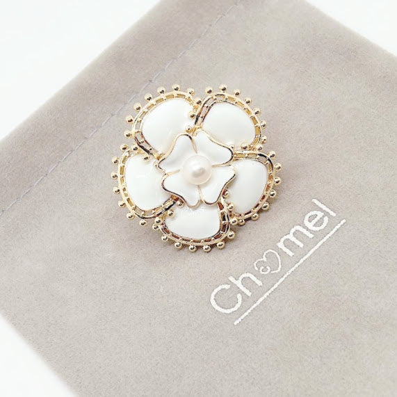 Flower Freshwater Pearl Brooch