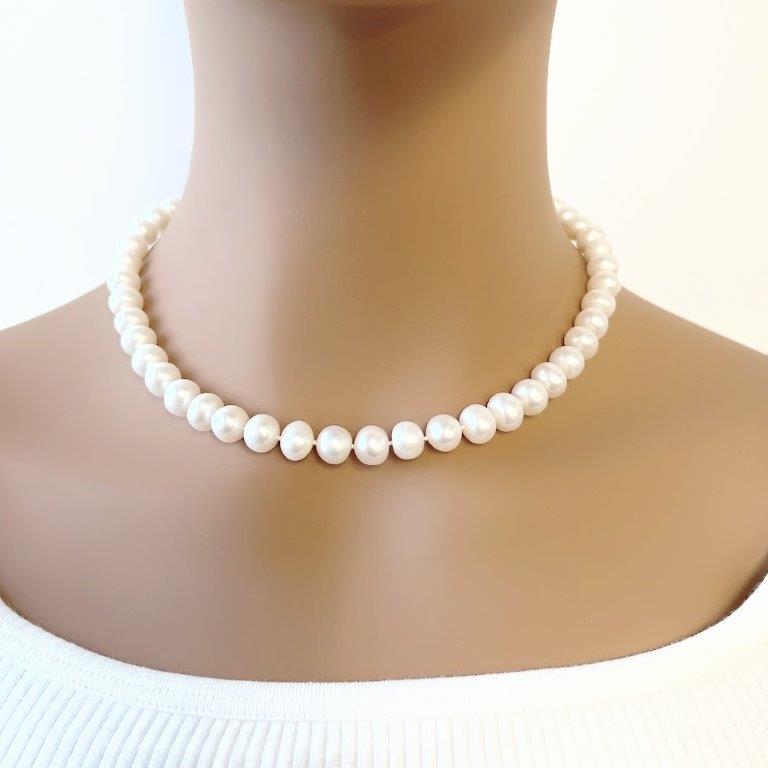 Shops Pearl necklace, 17”