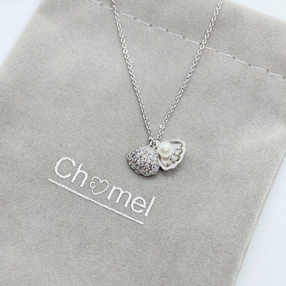 Shell Cubic Zirconia Necklace.