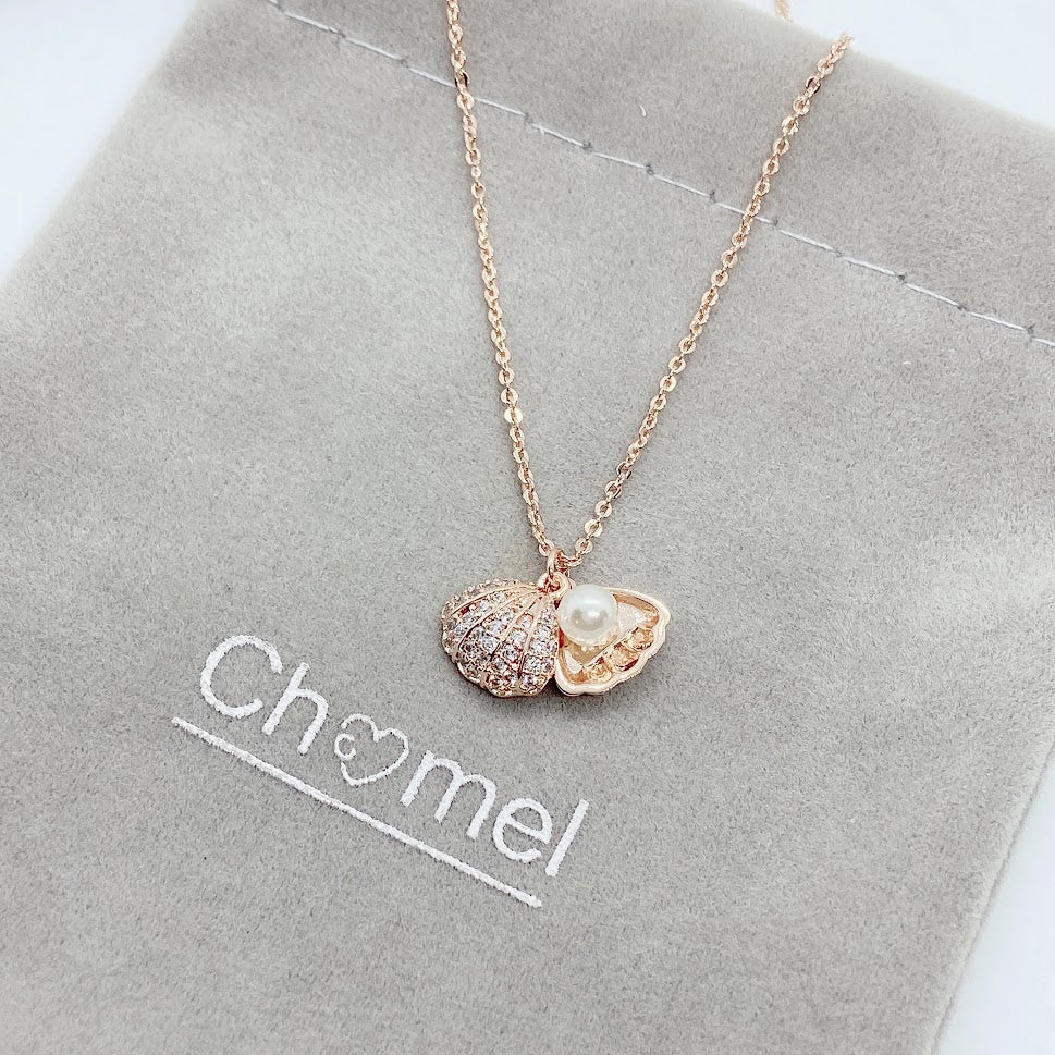 Shell Cubic Zirconia Necklace.